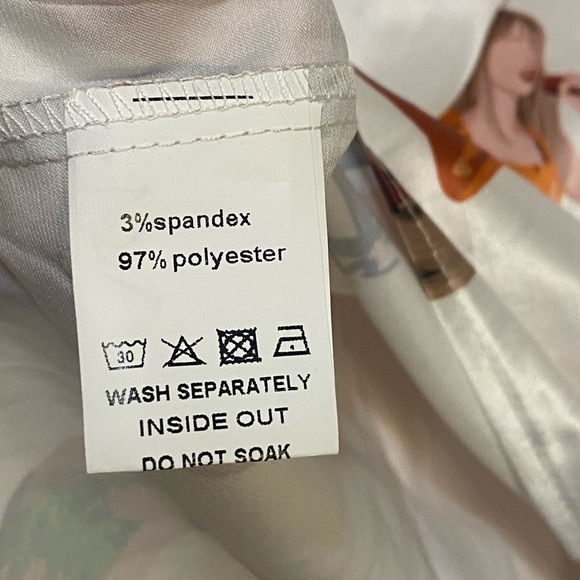 NWT Taylor Swift juniors women’s pajama shirt top size large - Picture 6 of 6